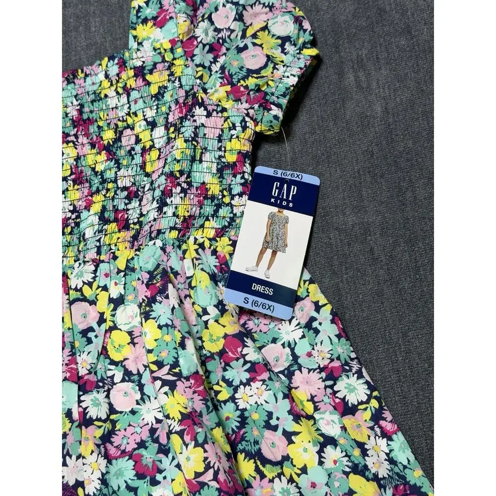 GAP nwt knee